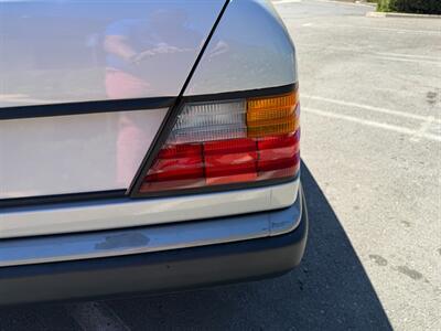 1988 Mercedes-Benz 300 CE   - Photo 11 - Spring Valley, CA 91978