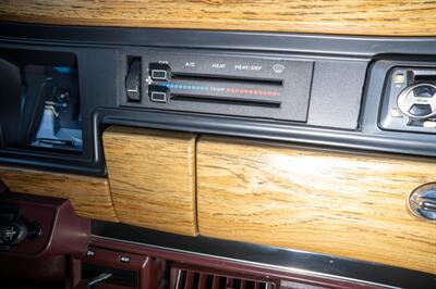 1990 Jeep Grand Wagoneer   - Photo 67 - Spring Valley, CA 91978