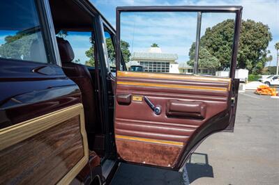1990 Jeep Grand Wagoneer   - Photo 97 - Spring Valley, CA 91978