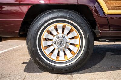 1990 Jeep Grand Wagoneer   - Photo 15 - Spring Valley, CA 91978