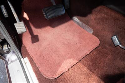 1990 Jeep Grand Wagoneer   - Photo 79 - Spring Valley, CA 91978