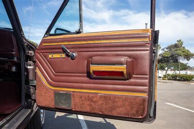 1990 Jeep Grand Wagoneer   - Photo 87 - Spring Valley, CA 91978