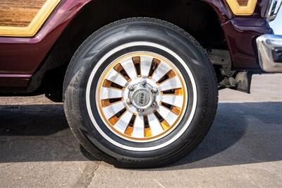 1990 Jeep Grand Wagoneer   - Photo 14 - Spring Valley, CA 91978
