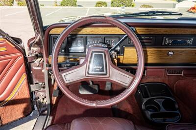 1990 Jeep Grand Wagoneer   - Photo 59 - Spring Valley, CA 91978