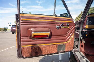 1990 Jeep Grand Wagoneer   - Photo 73 - Spring Valley, CA 91978