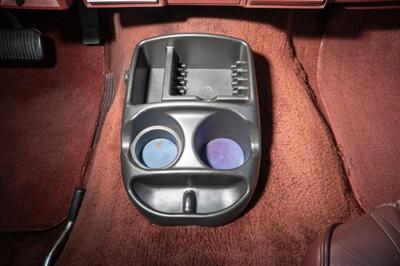 1990 Jeep Grand Wagoneer   - Photo 64 - Spring Valley, CA 91978