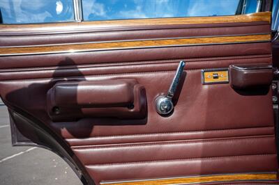 1990 Jeep Grand Wagoneer   - Photo 95 - Spring Valley, CA 91978