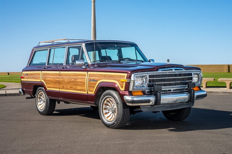 1990 Jeep Grand Wagoneer   - Photo 1 - Spring Valley, CA 91978