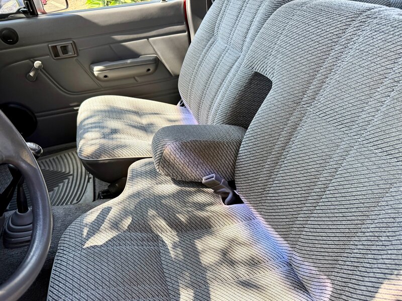 1992 Toyota Tacoma Deluxe 2dr Deluxe - Photo 28 - Spring Valley, CA 91978