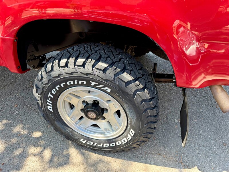 1992 Toyota Tacoma Deluxe 2dr Deluxe - Photo 12 - Spring Valley, CA 91978