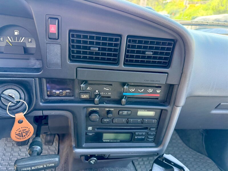 1992 Toyota Tacoma Deluxe 2dr Deluxe - Photo 24 - Spring Valley, CA 91978
