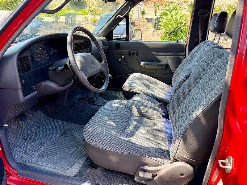 1992 Toyota Tacoma Deluxe 2dr Deluxe - Photo 19 - Spring Valley, CA 91978