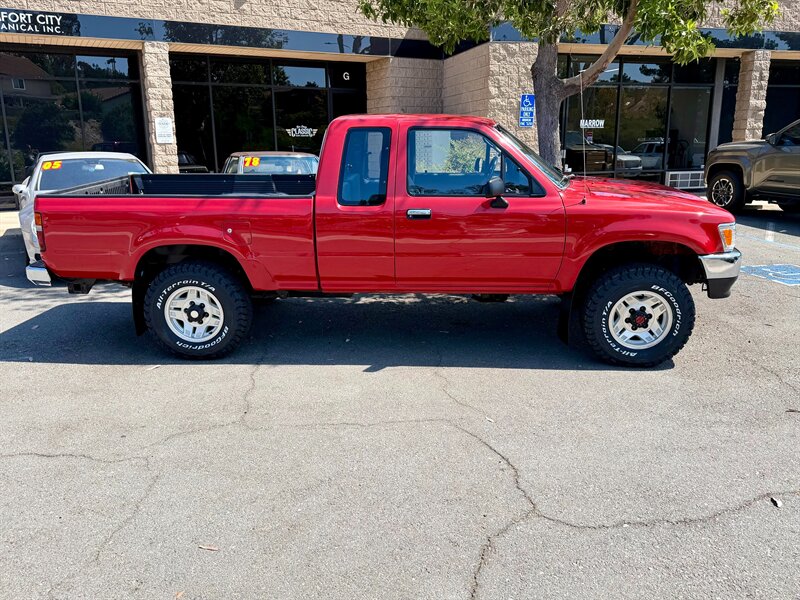 1992 Toyota Tacoma Deluxe 2dr Deluxe - Photo 5 - Spring Valley, CA 91978