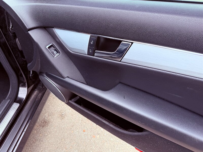 2010 Mercedes-Benz C 300 Luxury - Photo 25 - Spring Valley, CA 91978