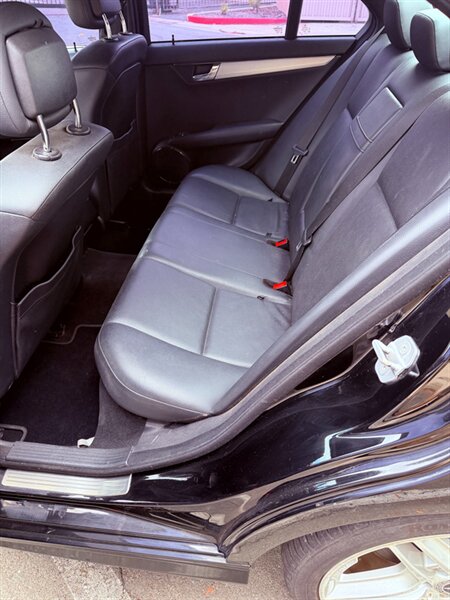2010 Mercedes-Benz C 300 Luxury - Photo 23 - Spring Valley, CA 91978