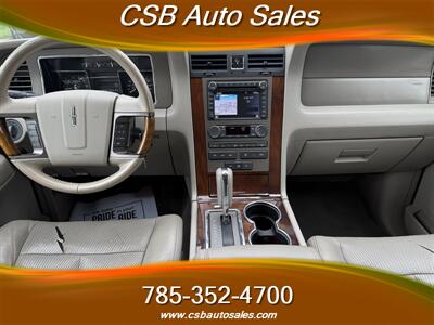 2013 Lincoln Navigator L   - Photo 5 - Rossville, KS 66533