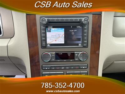 2013 Lincoln Navigator L   - Photo 2 - Rossville, KS 66533