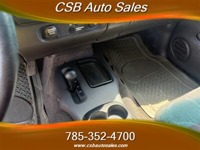 2000 Dodge Dakota SLT - Photo 8 - Rossville, KS 66533