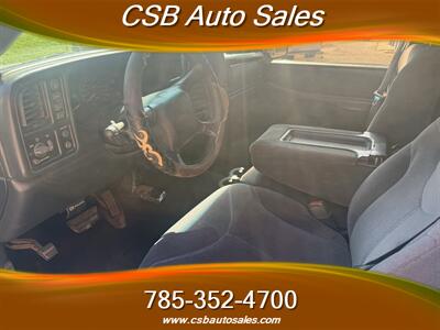 2001 GMC Sierra 2500 SL - Photo 6 - Rossville, KS 66533