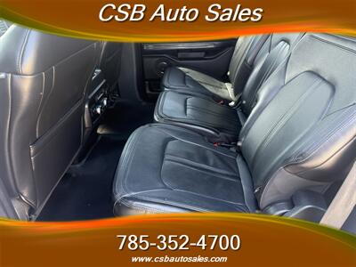 2019 Ford Expedition Limited   - Photo 4 - Rossville, KS 66533
