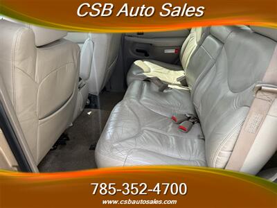 2001 GMC Yukon SLE   - Photo 4 - Rossville, KS 66533