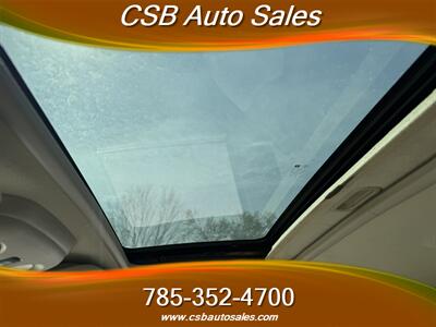 2001 GMC Yukon SLE   - Photo 10 - Rossville, KS 66533