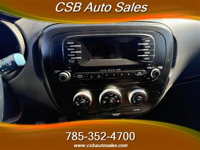 2015 Kia Soul   - Photo 5 - Rossville, KS 66533