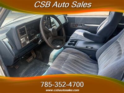1994 GMC Sierra 1500 SL   - Photo 6 - Rossville, KS 66533