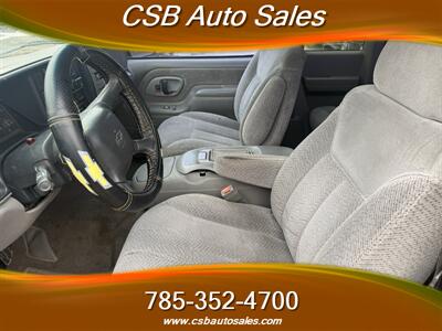 1998 Chevrolet K1500 Silverado 2dr K1500 Silverado   - Photo 6 - Rossville, KS 66533
