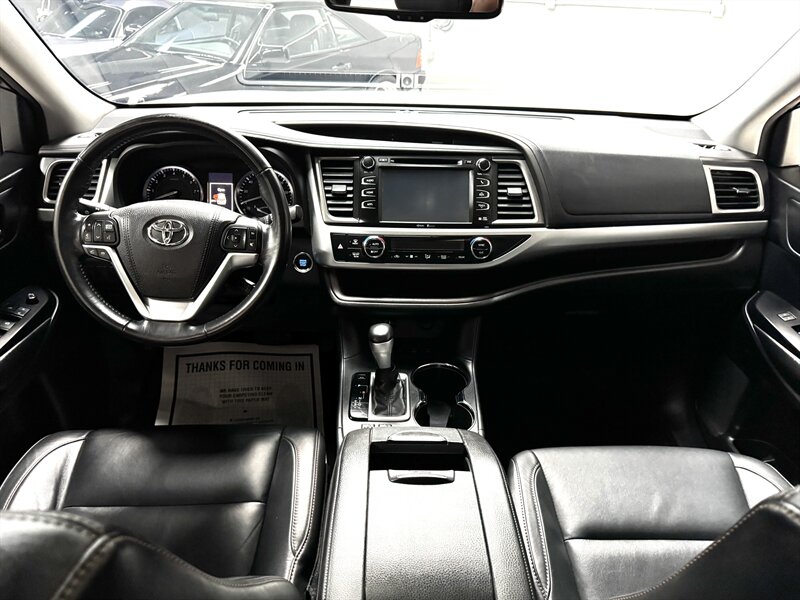 2015 Toyota Highlander XLE - Photo 11 - San Diego, CA 92111