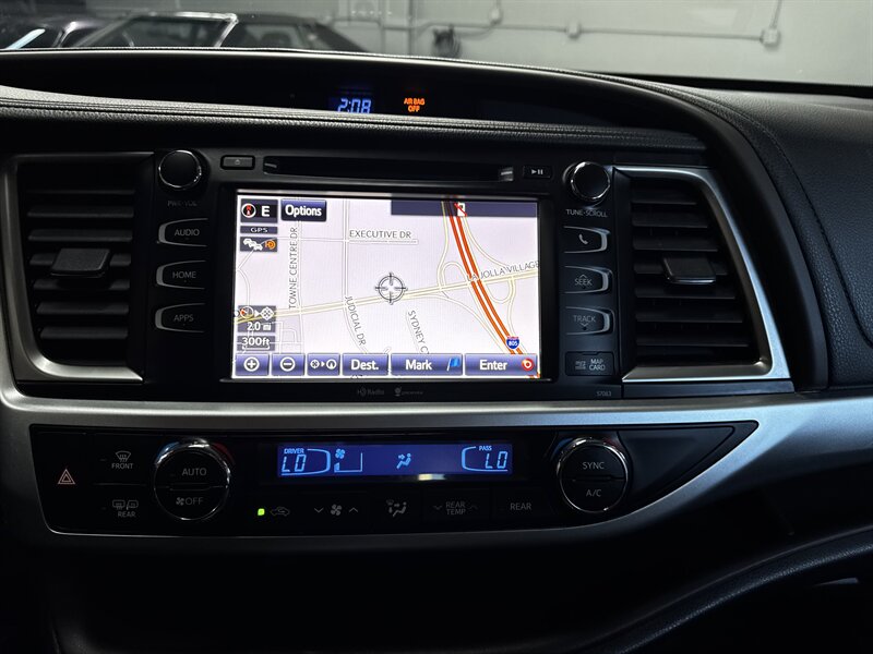 2015 Toyota Highlander XLE - Photo 19 - San Diego, CA 92111