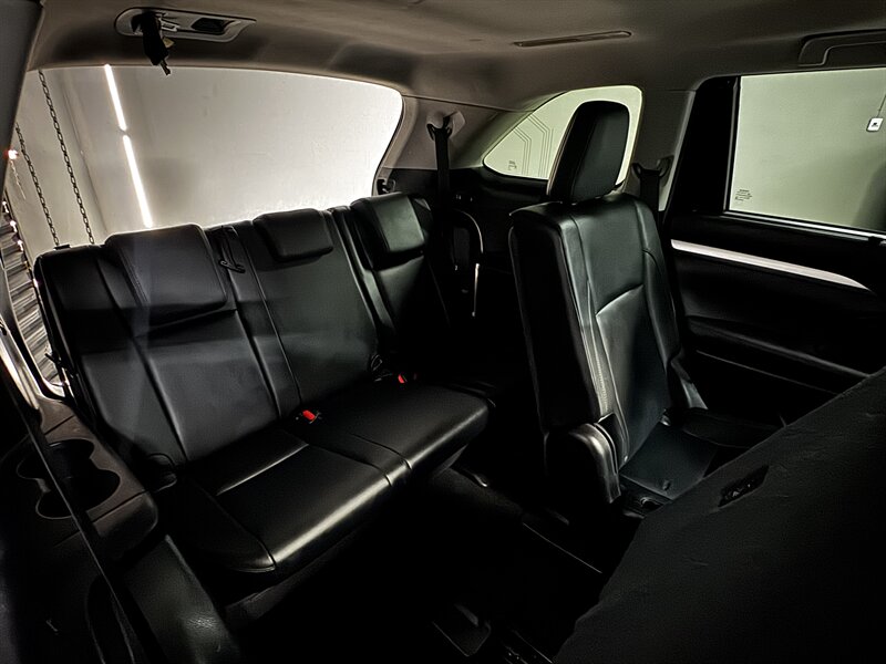 2015 Toyota Highlander XLE - Photo 16 - San Diego, CA 92111