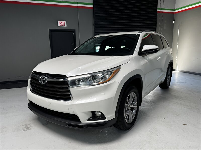 2015 Toyota Highlander XLE - Photo 4 - San Diego, CA 92111
