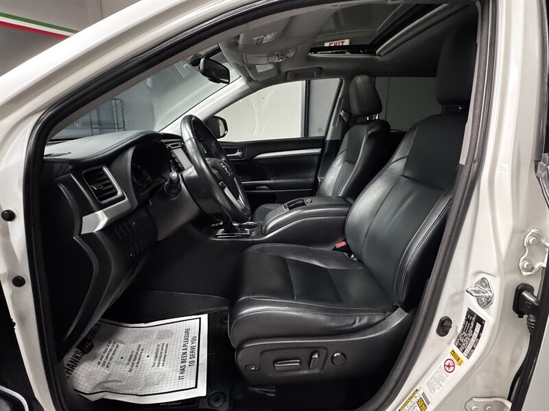 2015 Toyota Highlander XLE - Photo 9 - San Diego, CA 92111