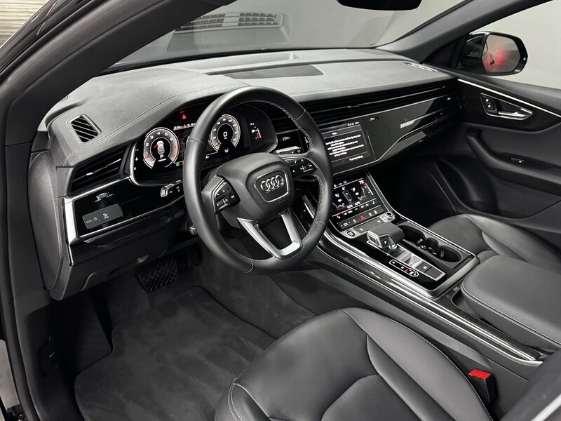 2025 Audi Q8 quattro Premium 55 TFSI - Photo 10 - San Diego, CA 92111