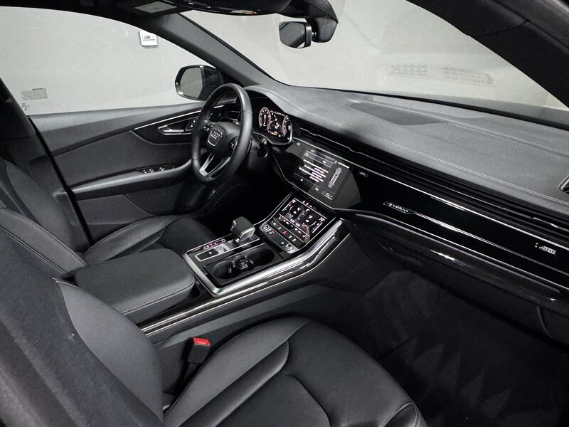 2025 Audi Q8 quattro Premium 55 TFSI - Photo 12 - San Diego, CA 92111