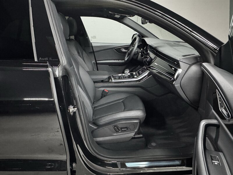 2025 Audi Q8 quattro Premium 55 TFSI - Photo 11 - San Diego, CA 92111