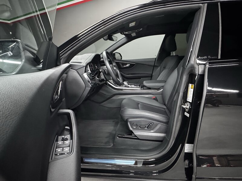 2025 Audi Q8 quattro Premium 55 TFSI - Photo 9 - San Diego, CA 92111