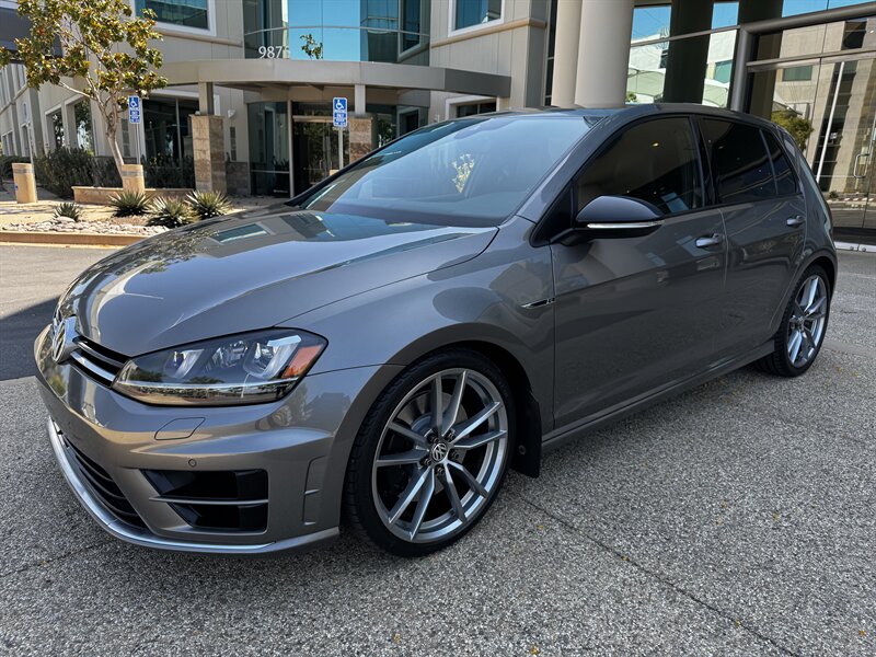2017 Volkswagen Golf R 4Motion  