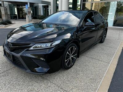 2018 Toyota Camry SE Sedan