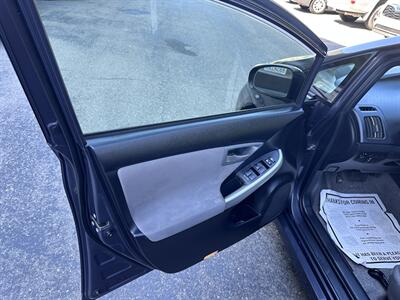 2013 Toyota Prius Hybrid Gas Saver   - Photo 15 - San Jose, CA 95128