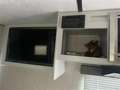 2020 Keystone RV BULLET 221RBSWE - Photo 14 - San Jose, CA 95128