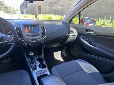 2018 Chevrolet Cruze LT Auto - Photo 16 - San Jose, CA 95128
