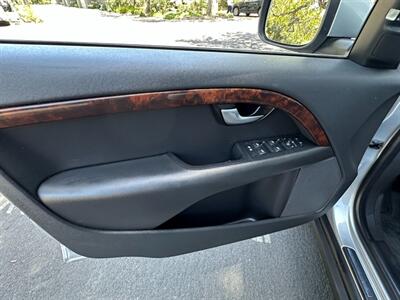 2010 Volvo XC70 T6 AWD Wagon - Photo 13 - San Jose, CA 95128