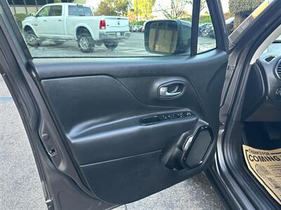 2016 Jeep Renegade Latitude 4x4 SUV   - Photo 17 - San Jose, CA 95128