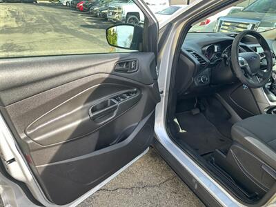 2015 Ford Escape S  4dr Fuel Efficient SUV - Photo 23 - San Jose, CA 95128