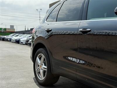 2016 Porsche Cayenne   - Photo 9 - North Hills, CA 91343