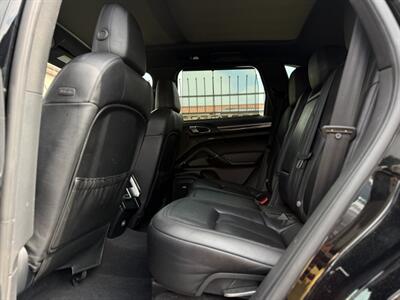 2016 Porsche Cayenne   - Photo 15 - North Hills, CA 91343