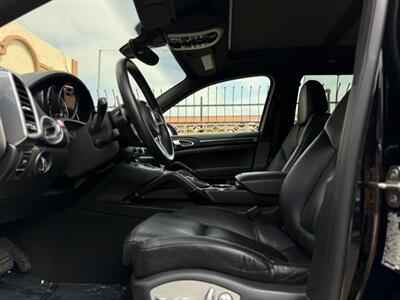 2016 Porsche Cayenne   - Photo 12 - North Hills, CA 91343