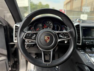 2016 Porsche Cayenne   - Photo 11 - North Hills, CA 91343